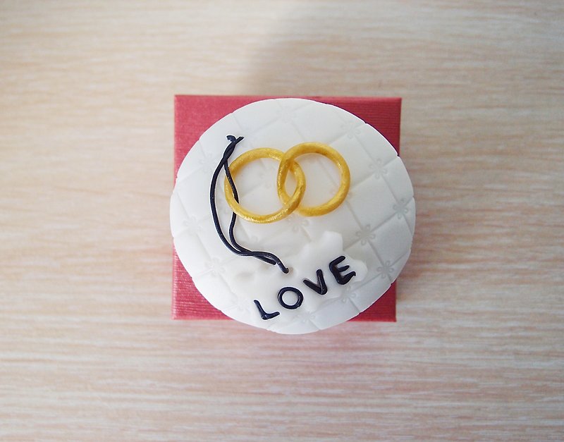 【婚禮系列】婚禮小物、姊妹禮、探房禮 愛的標籤翻糖杯子蛋糕(10顆入) - 其他 - 新鮮食材 