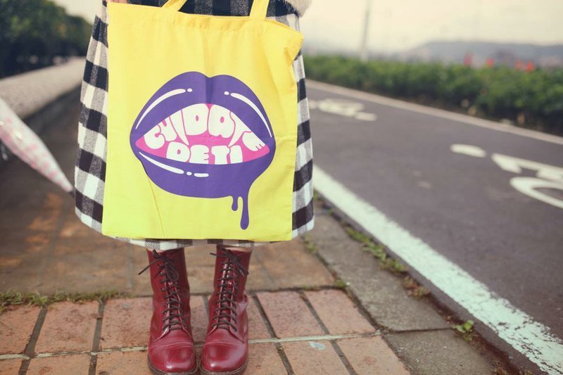 ☂eco bag ︱ 塗鴉風牙牙帆布袋 - 手提包/手提袋 - 棉．麻 黃色