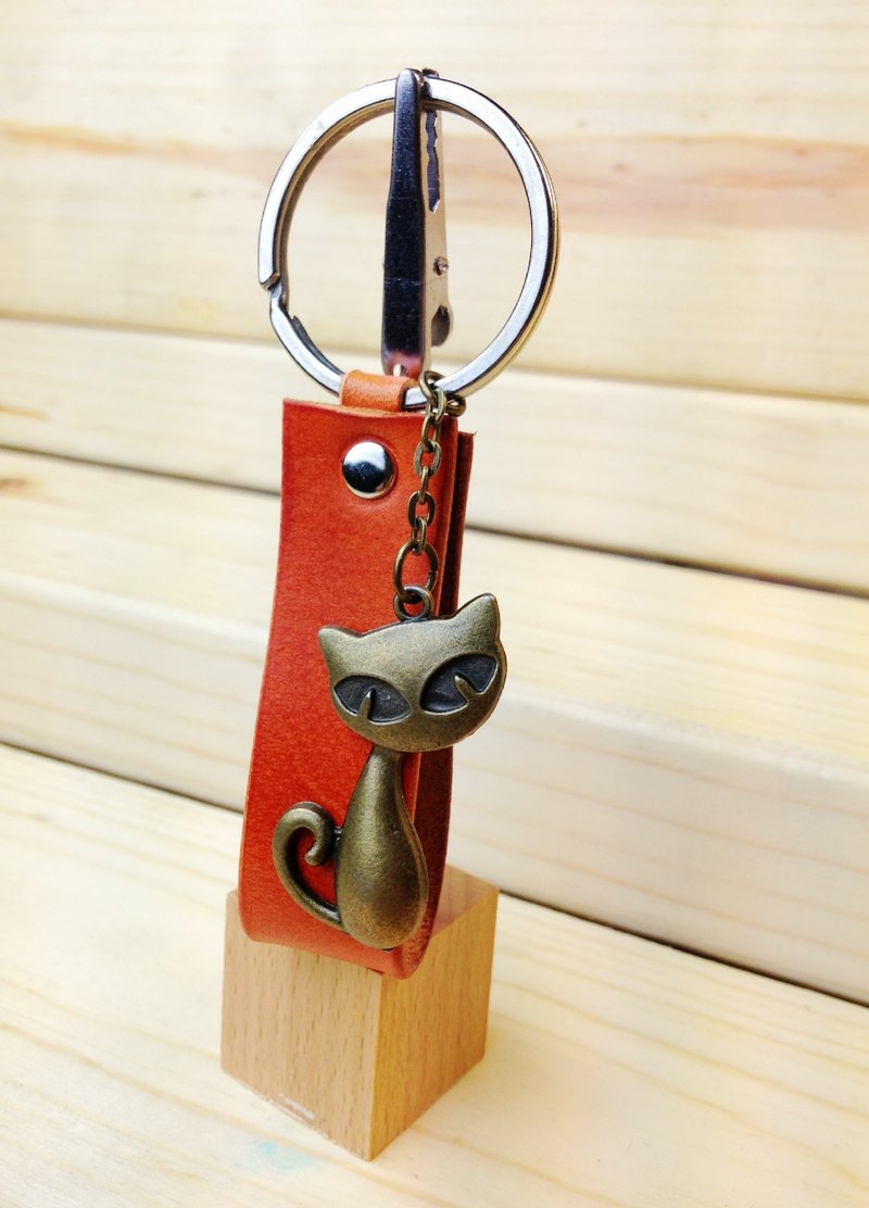 【DOZI皮革手作】皮革鑰匙圈、酷貓造型，樣圖為金棕色 - Keychains - Genuine Leather Orange