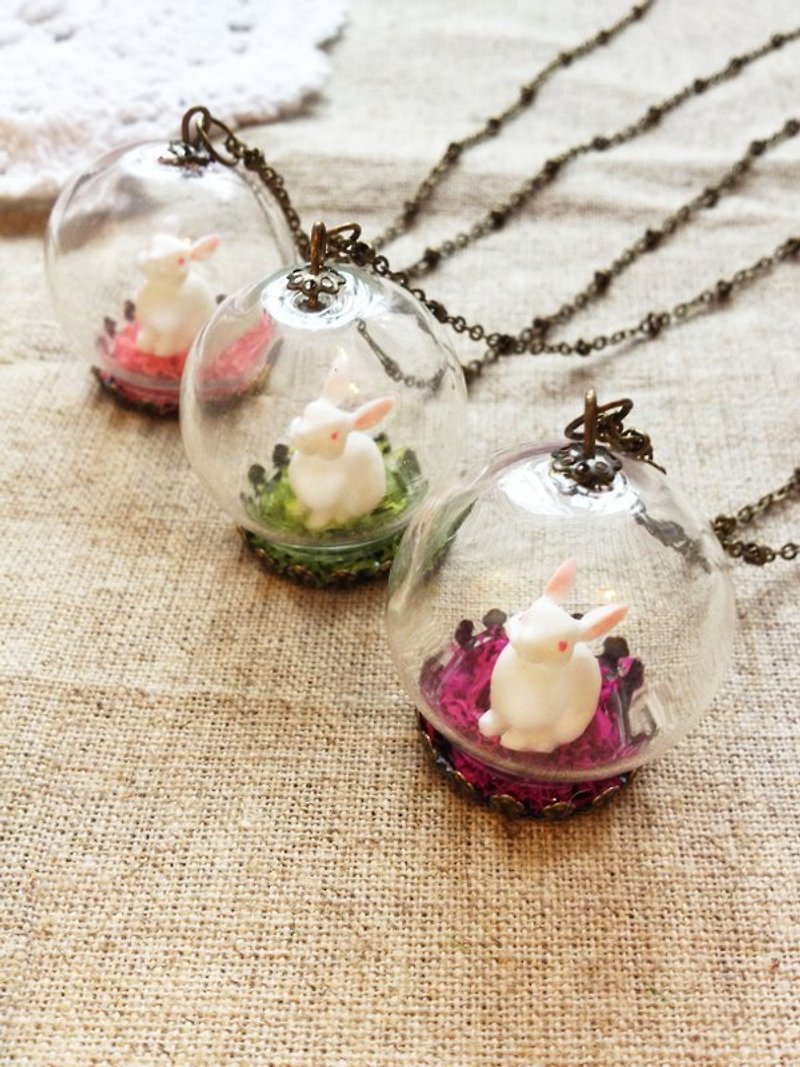 [Imykaka] ♥ crystal ball white rabbit grass (three color options) necklace Valentine - สร้อยคอ - แก้ว หลากหลายสี