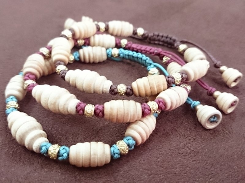Natural sandalwood beaded bracelet - Bracelets - Wood Multicolor