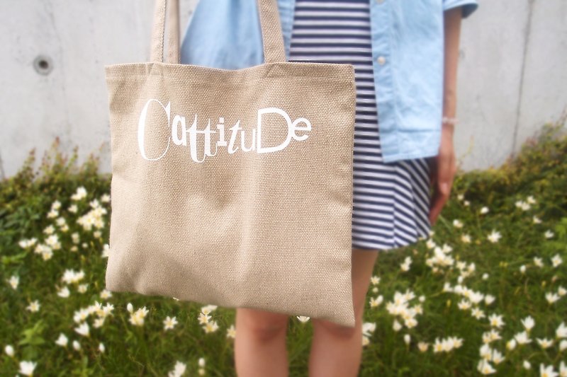 [Cattitude Text] original design linen bag Type Tote bag - กระเป๋าถือ - ผ้าฝ้าย/ผ้าลินิน สีกากี