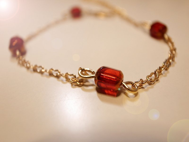 Goddess Frigg Frigg Bracelet - สร้อยข้อมือ - วัสดุอื่นๆ สีแดง