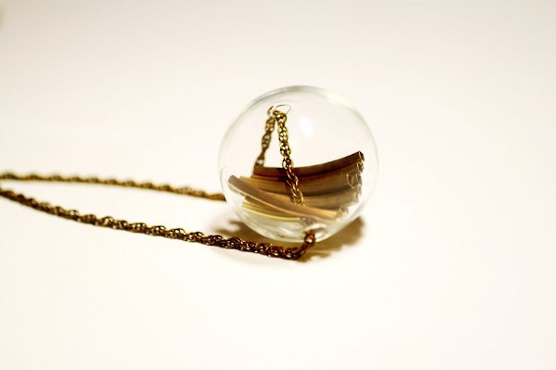 { moimoi } 我的透明星球 透明手工大玻璃球項鍊 玻璃珠/黃銅 - Necklaces - Glass Gold