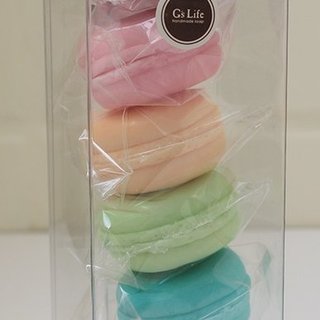 ● macarons sweet fragrance into 6 boxes