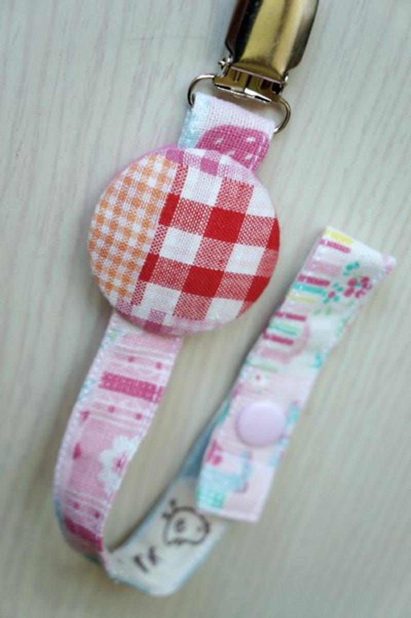 Handmade pacifier chain (toy chain) - red lattice models - ผ้ากันเปื้อน - วัสดุอื่นๆ 
