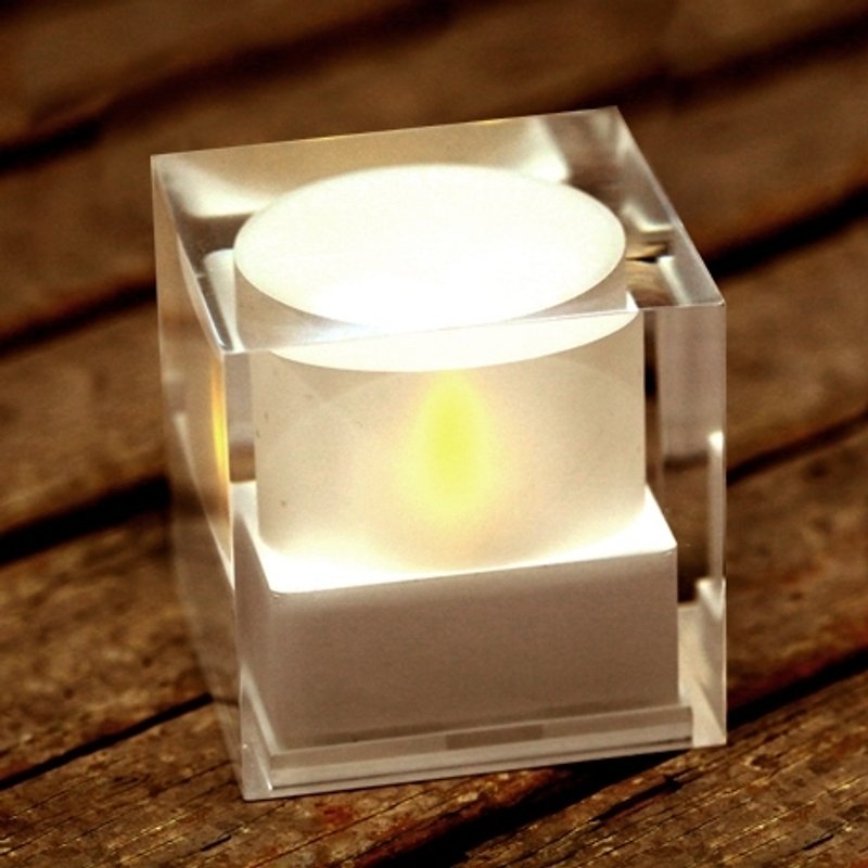 Eco friendly LED sunlight cube candle green solar LED candle Taiwan - เทียน/เชิงเทียน - วัสดุอื่นๆ ขาว
