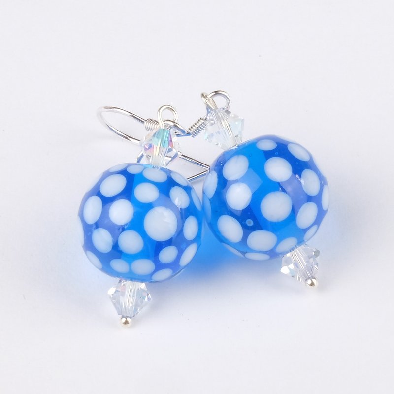 Blue Polka Dot handmade glass earrings - ต่างหู - แก้ว สีน้ำเงิน
