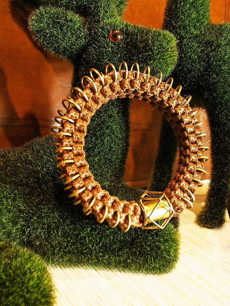 『真愛來臨』 立體四方大地棕色編織手環  手工復古黃銅 - 手鍊/手環 - 其他金屬 金色