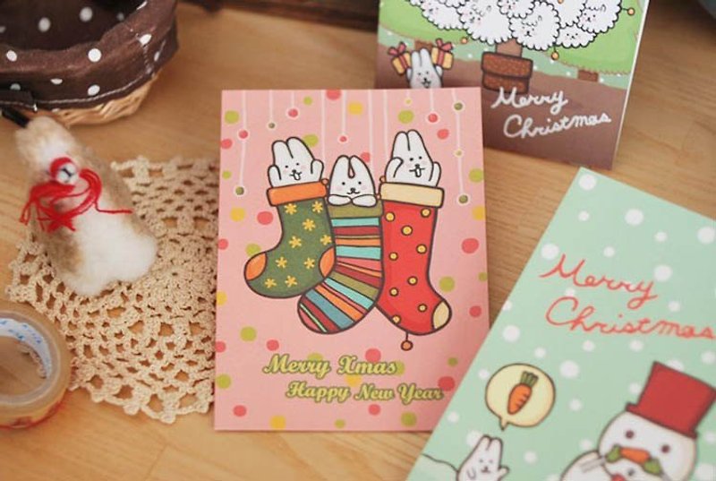 *Mori Shu* 聖誕卡/三隻麻糬兔聖誕襪卡片(單張含信封) - 心意卡/卡片 - 紙 多色