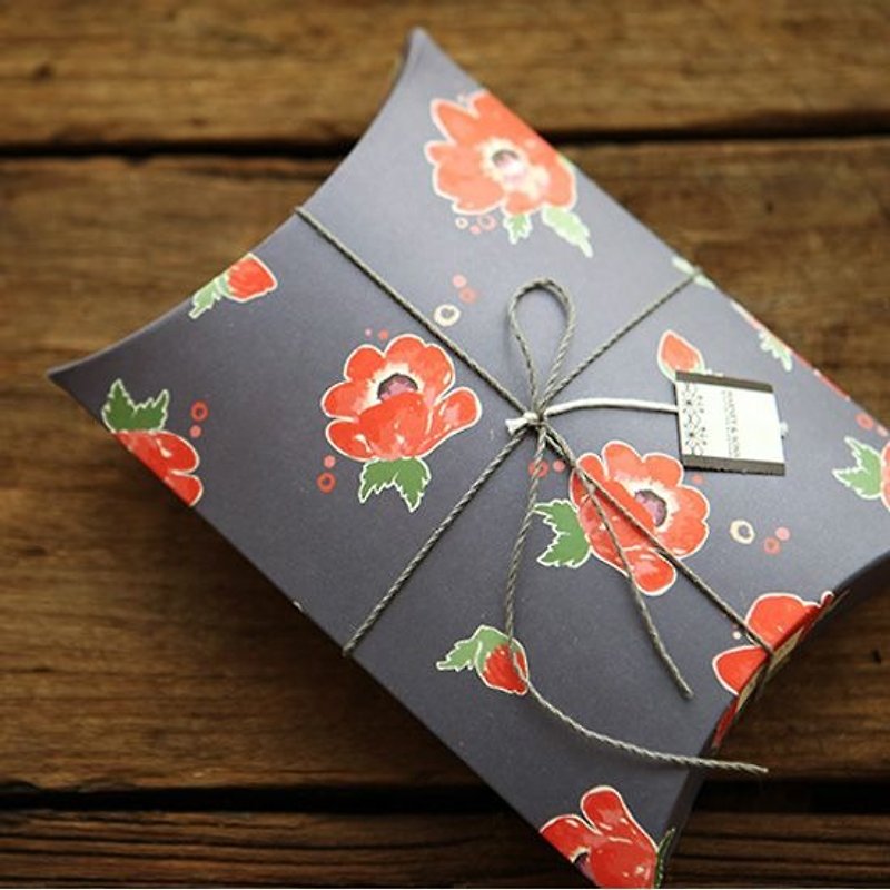 Dailylike party pillow gift box set of S-10 red velvet, E2D33273