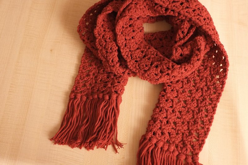 [Wool Knitting Finished Product] Warm Winter Hollow Scarf - ผ้าพันคอถัก - วัสดุอื่นๆ สีแดง