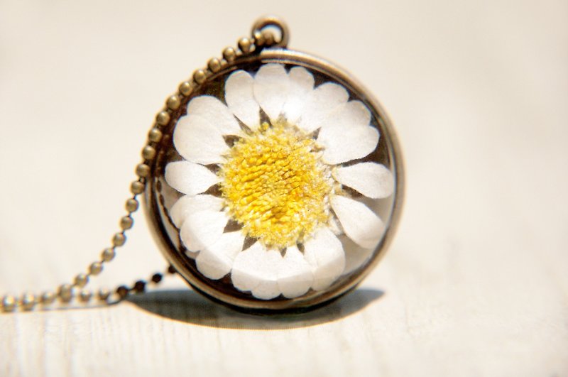 / Forest Department / Sealing Time Dry Flower Necklace-White Daisy - Necklaces - Other Metals White