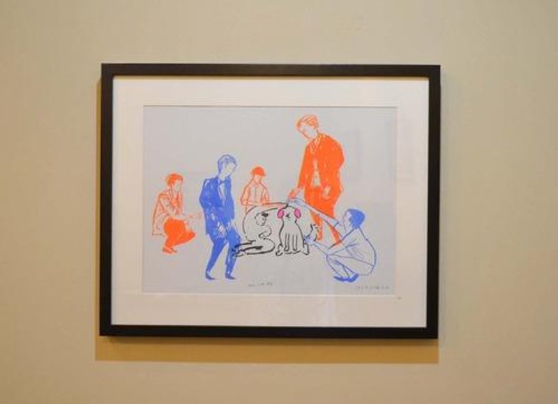 Men love dog -RISO print by Chie Miyazaki x Kylie Chan - 女 T 恤 - 其他材質 