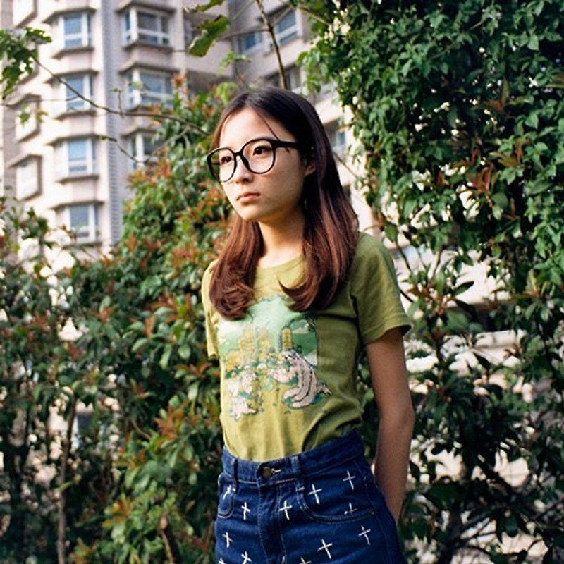 【ViewFinder T恤】- 森林房價持續上漲 - 女款（售完囉！） - Women's T-Shirts - Cotton & Hemp Green