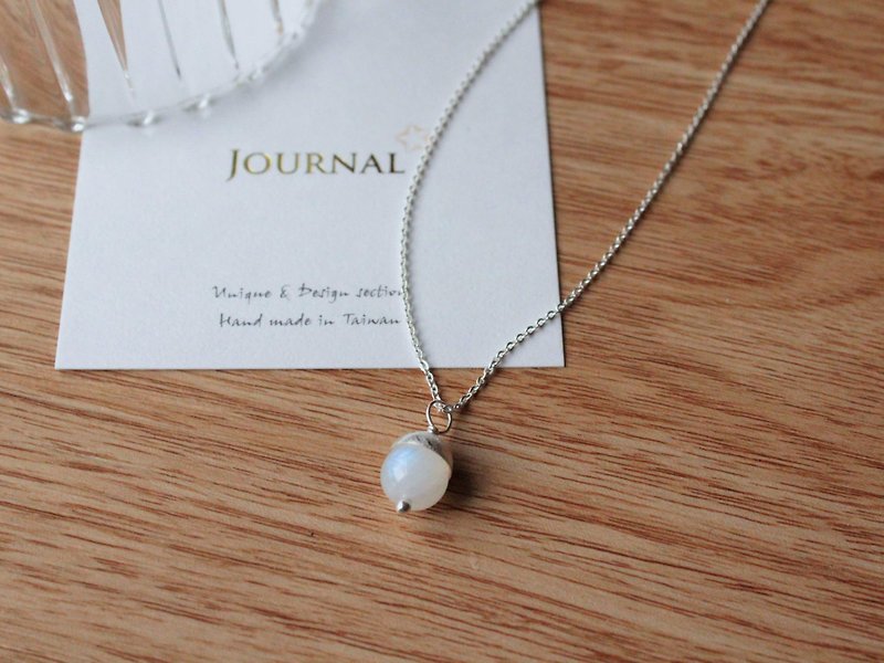 Journal 結果 (白月) / 月光石、純銀 項鏈 - 項鍊 - 紙 白色
