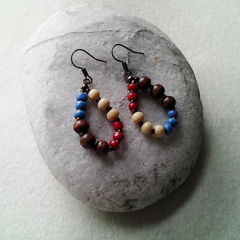 Muse fashion national wind and colorful beads brown wooden bead earrings - ต่างหู - วัสดุอื่นๆ สีนำ้ตาล