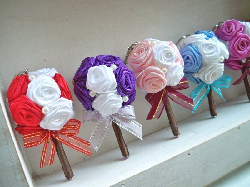 Small bouquet of roses keychain -6 support (optional color) - Charms - Other Materials Multicolor