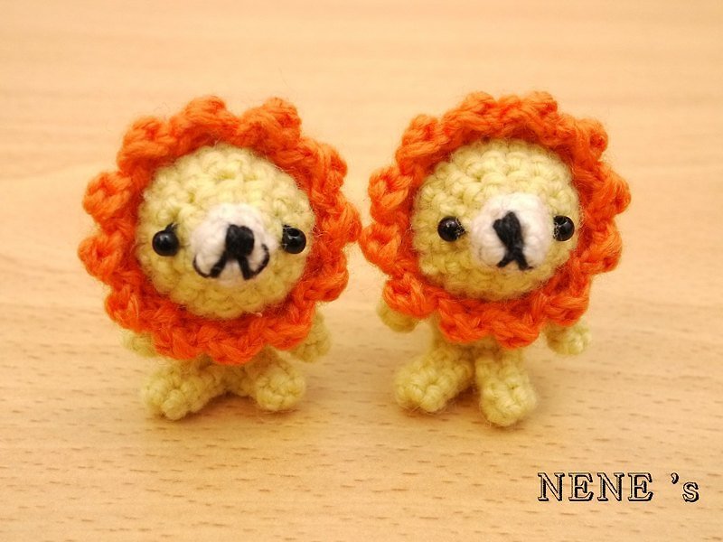 Sunflower into a small lion (can be used for ornaments, key rings, headphone plug) - Headphones & Earbuds - Other Materials Orange