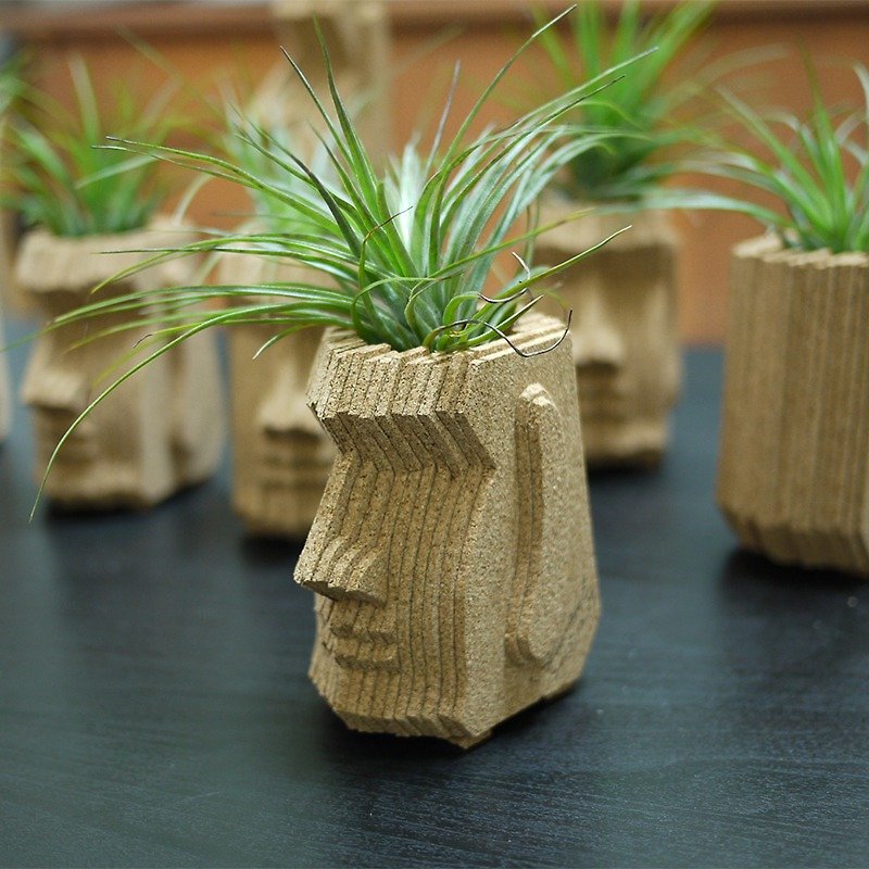 Creative flower pots, Moai Moai stone statues, Tillandsia (more flower) indoor potted plants, creative planting, hand-made cork, stacked art, customized - ตกแต่งต้นไม้ - พืช/ดอกไม้ สีเขียว