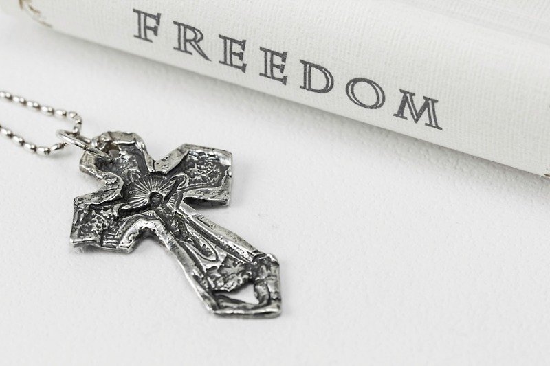 QLAM Handmade Sterling Silver Long Necklace-Redemption Cross-Cross Gospel Jewelry Grace Cross - สร้อยคอยาว - โลหะ สีเทา
