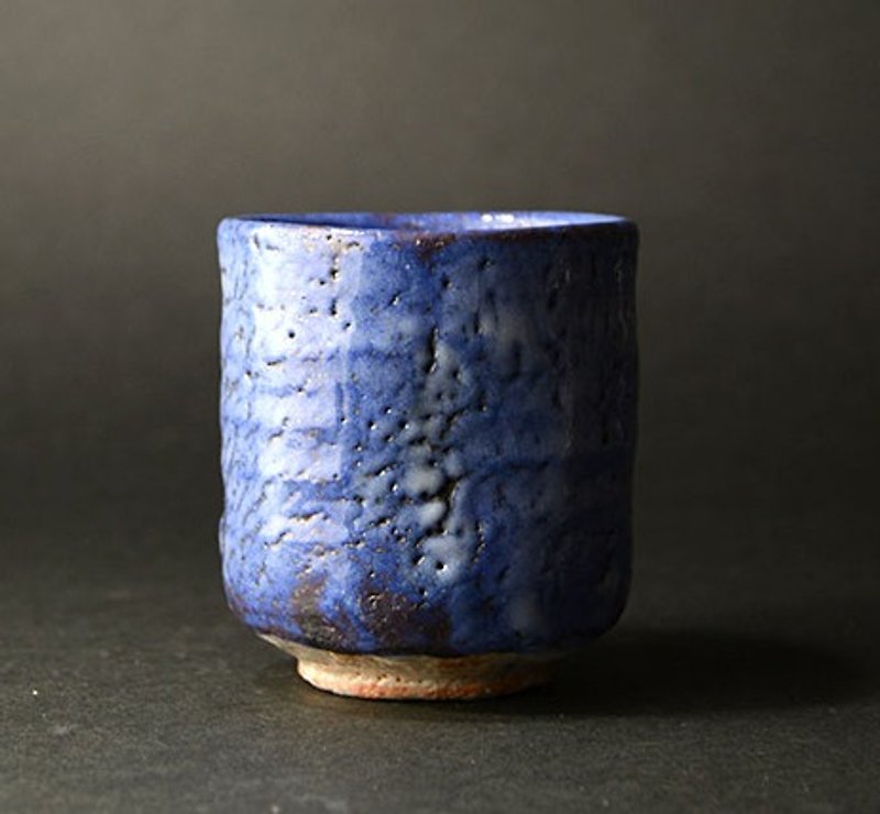 Kurekure Ao Shino Cup (Supplementary author Shinpitsu masthead wooden box) - Teapots & Teacups - Other Materials Blue