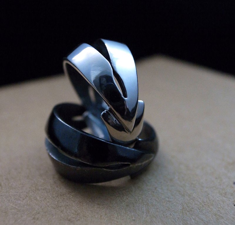 Knight Ring 925 sterling silver ring (single, two versions) (pair ring/tail ring/medieval knight mask) - แหวนทั่วไป - เงินแท้ สีเงิน