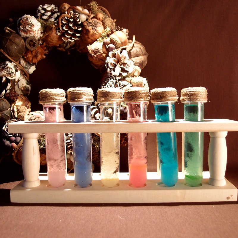 Color storm glass tube six ❅ "Wonderful World" attached wooden stand. Lettering custom made. - ของวางตกแต่ง - แก้ว หลากหลายสี