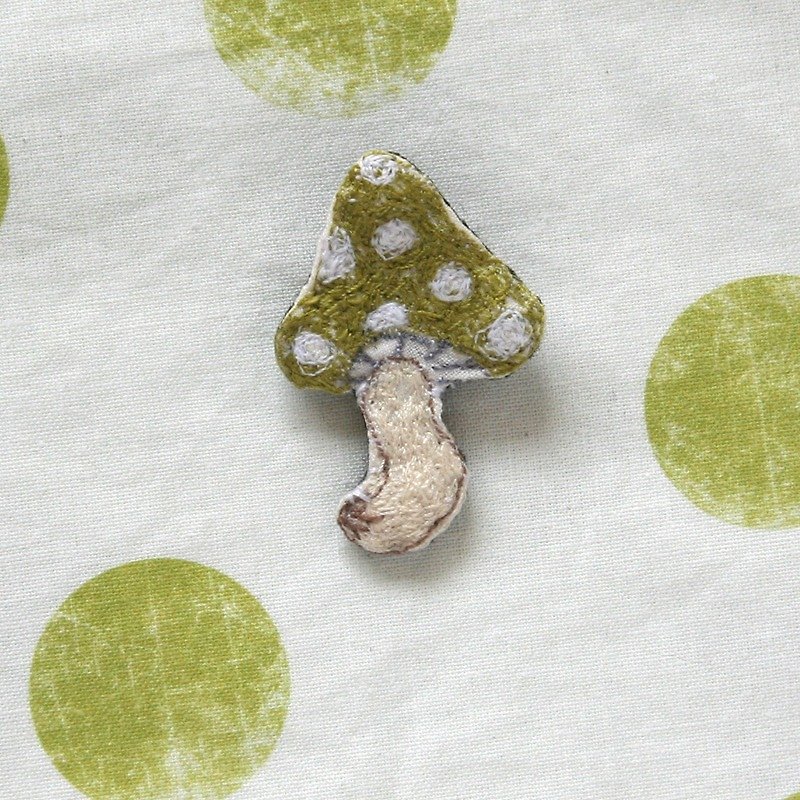 [VicPLAYground] embroidery Polka Dot mushroom pin _ green - Brooches - Thread Green