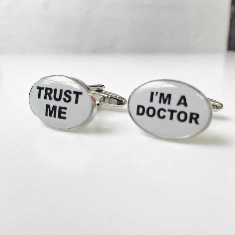 醫生系列 相信我我是醫生 袖扣 Trust Me, I'm a Doctor Cufflink - 袖口鈕 - 其他金屬 