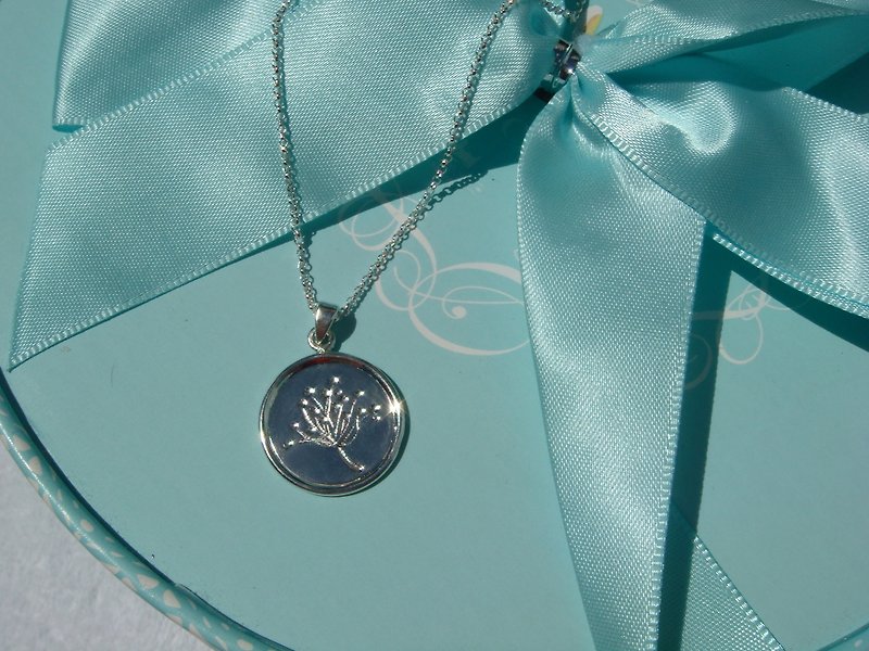 happy dandelion. 925 silver coin necklace - สร้อยคอ - โลหะ ขาว
