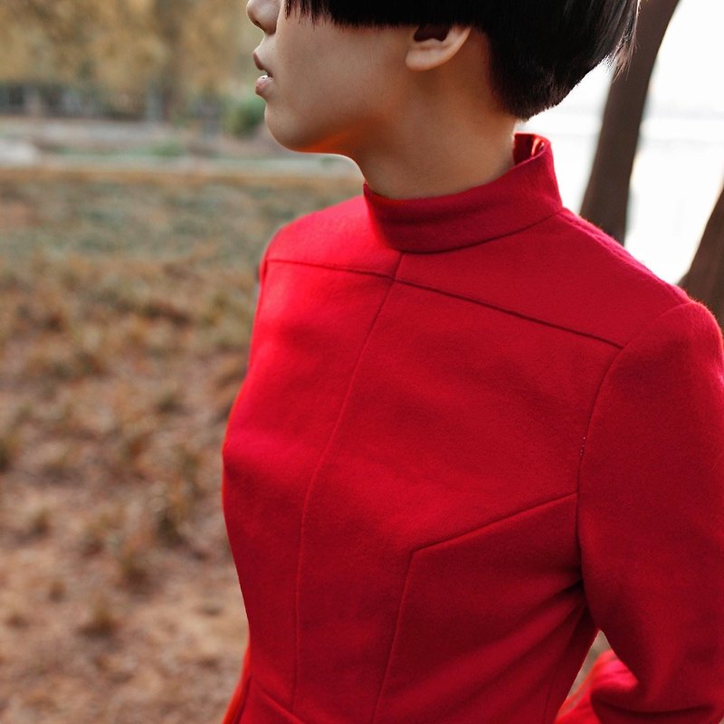 BUDU not cross the original design of a large red retro small collar wool dress stitching long section - One Piece Dresses - Wool Red