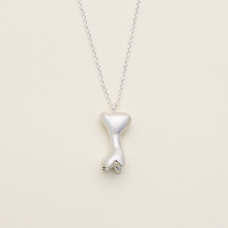 Giraffe Necklace - Necklaces - Sterling Silver Gray