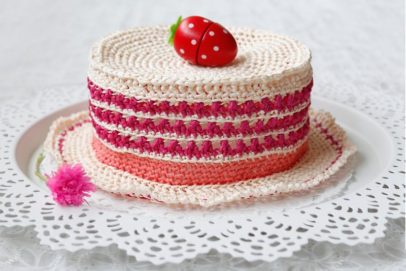 Summer knitting. Strawberry cake hat (child) - หมวก - กระดาษ หลากหลายสี