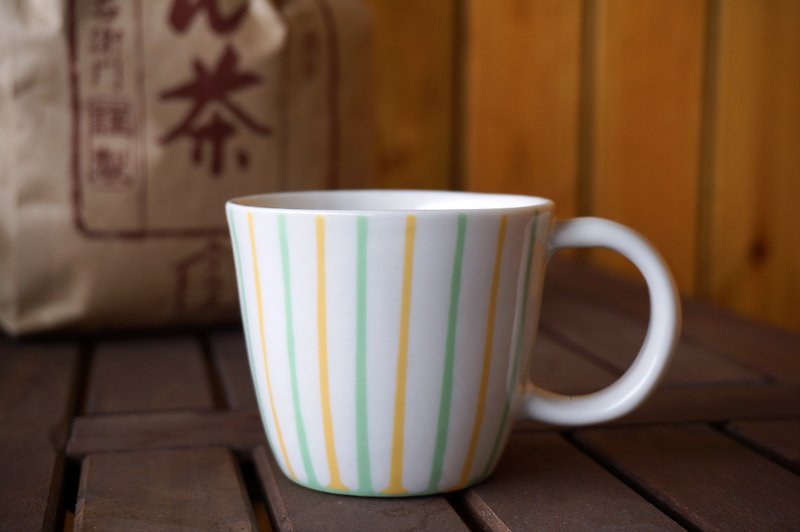 Two-color line series small cup - แก้วมัค/แก้วกาแฟ - เครื่องลายคราม สีเหลือง