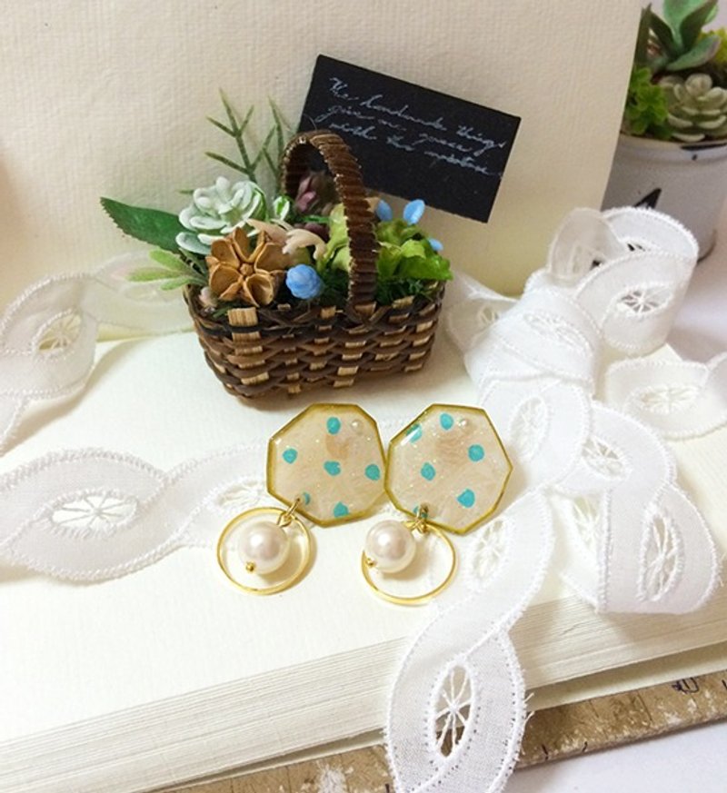 無敗のクラシックな少しハードプラスチック製イヤー鍼 - 真珠円 - ピアス・イヤリング - アクリル ブルー