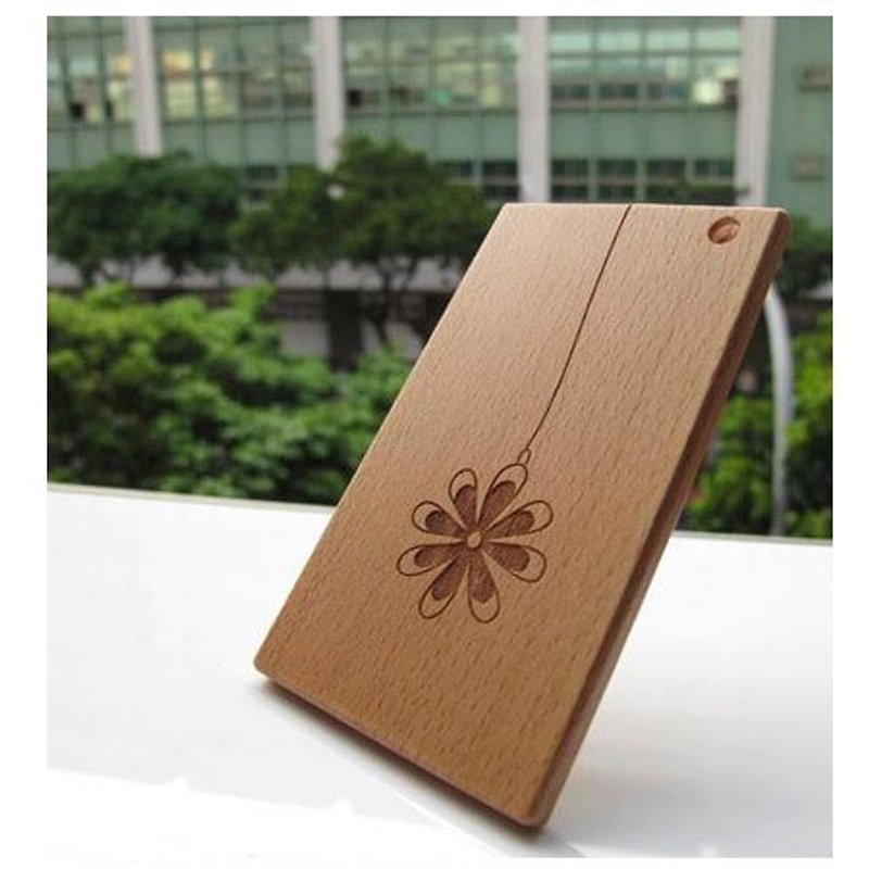 Log IC card holder-beech wood laser carving (four corners) - ที่ใส่บัตรคล้องคอ - ไม้ 