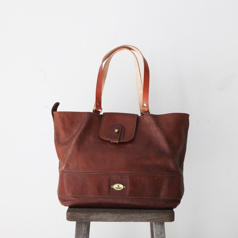 A ROOM MODEL - VINTAGE, BA-0466 GILLIAN caramel-colored leather shoulder bag - Messenger Bags & Sling Bags - Genuine Leather Brown