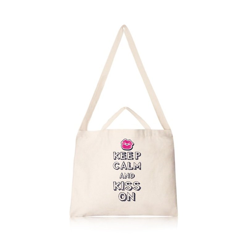 KEEP CALM and Kiss On cultural and creative style horizontal canvas bag - กระเป๋าคลัทช์ - วัสดุอื่นๆ สีกากี