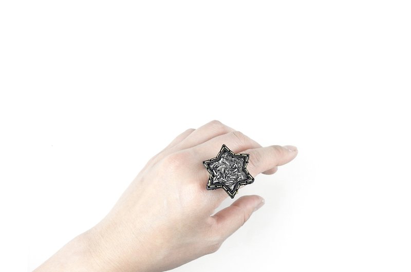 SUE BI DO WA-Hand-made leather and hand-woven star ring (gray)-Leather mix with yarn Star Ring - General Rings - Genuine Leather Gray