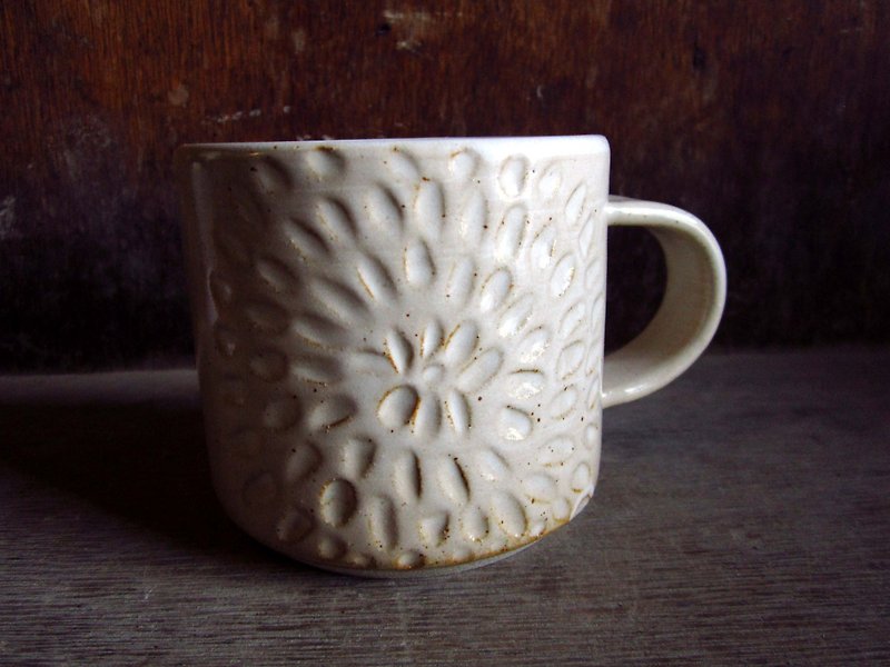 Dandelion diagram engraved mug - เซรามิก - วัสดุอื่นๆ 