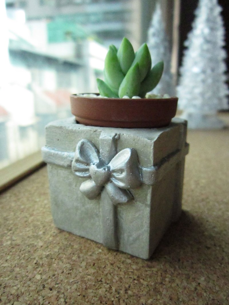 Gift magnet pot (Elegant Silver) - ตกแต่งต้นไม้ - ปูน สีเทา