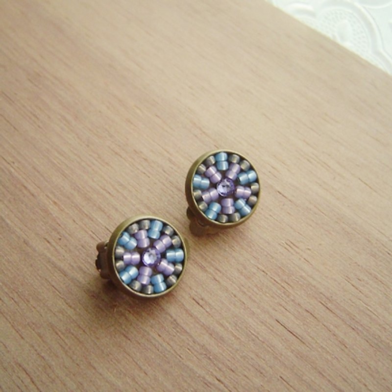 :: :: Small tile fireworks (sky blue violet +). Ear earrings. Swarovski. round. Compared. Collage - ต่างหู - โลหะ สีม่วง