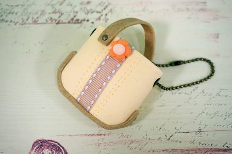 手工製甜美包款吊飾 - 鑰匙圈/鎖匙扣 - 其他材質 黃色