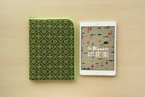 iPad Mini Sleeve / Begonia Glass Pattern / Leaf Green