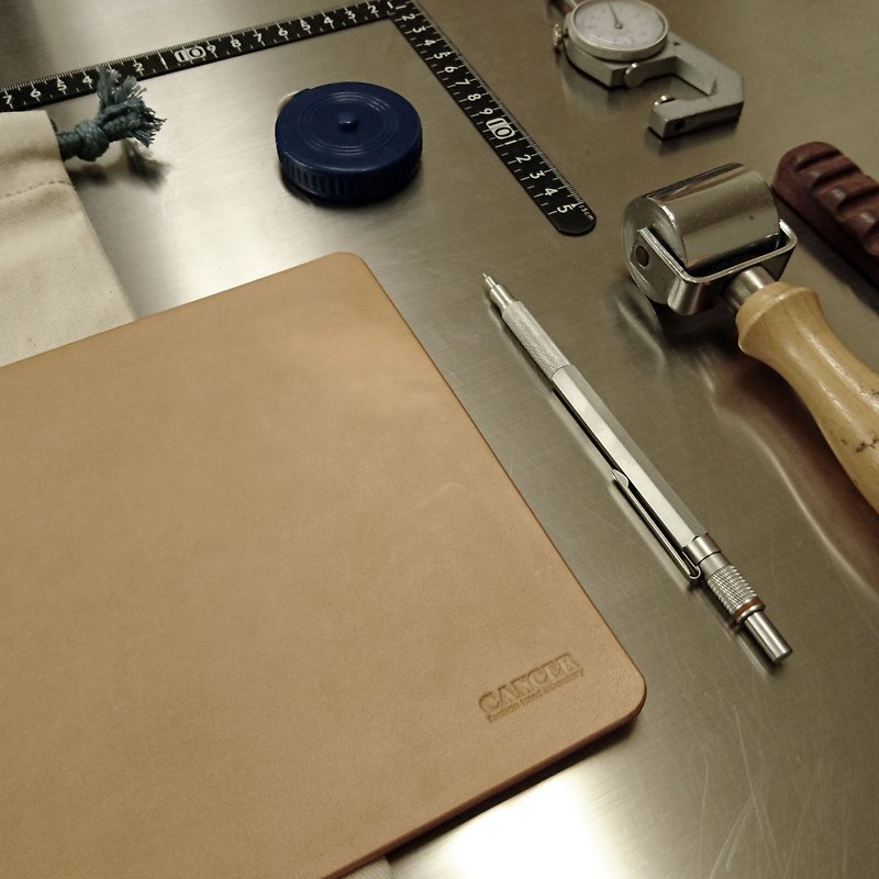 Leather table mat / pen pad / mouse pad - แผ่นรองเมาส์ - หนังแท้ สีนำ้ตาล