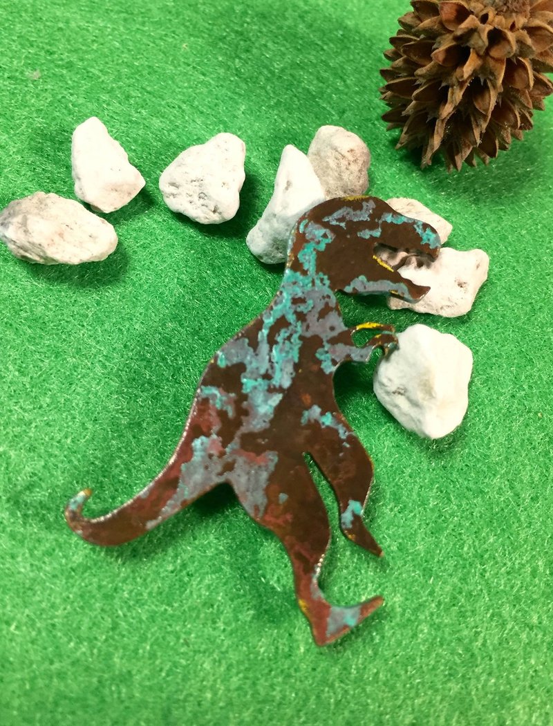 Dino Pin－小暴龍 - 胸針 - 其他金屬 多色