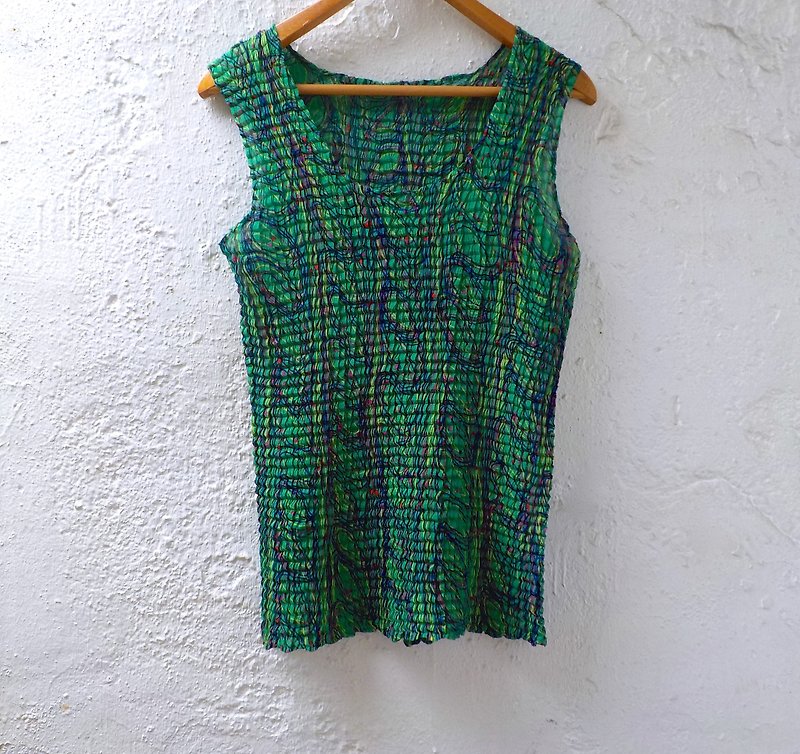 FOAK abstract vintage ruffle vest - เสื้อกั๊กผู้หญิง - วัสดุอื่นๆ สีเขียว