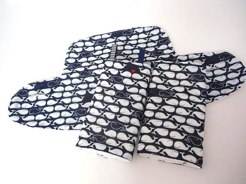 Ergo 360 / Adapt / Omni BIB、Drool Pads、嬰兒背帶口水巾、White Whale on Navy Blu - その他 - コットン・麻 ブルー