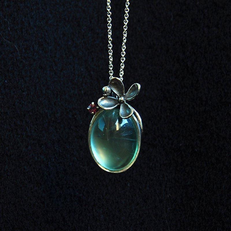 - Grape Stone Flower Necklace - Sterling Silver Necklace - สร้อยคอ - โลหะ สีเขียว